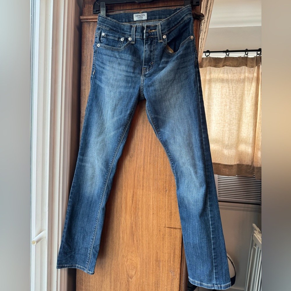 Girls Levi Denizen jeans. Worn twice